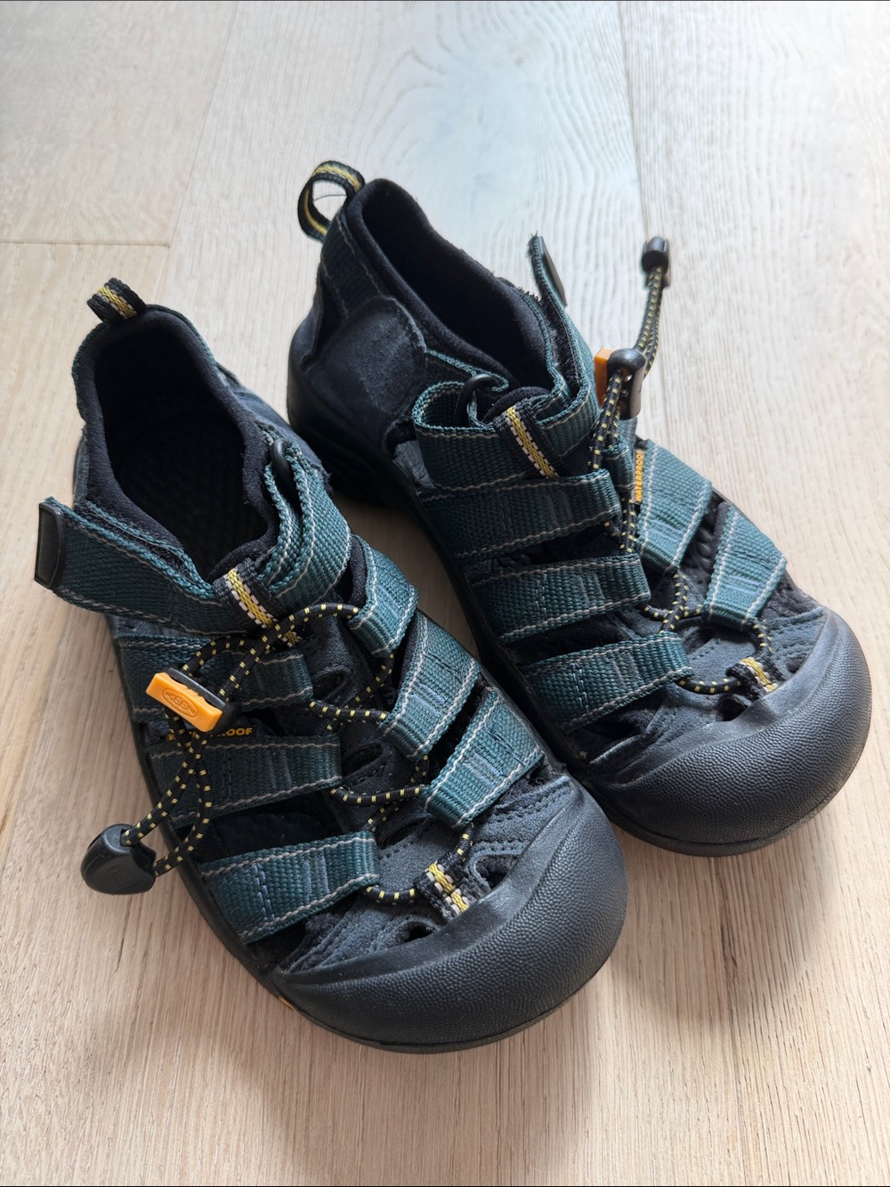Keen Kids Green and Black Closed-Toe Sandals